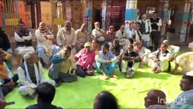 डुमरांव: होल्डिंग टैक्स नियमों को मनमाना बताते हुए, सामाजिक मंच ने पुराना भोजपुर में बैठक की