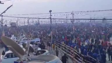 प्रयागराज: महाकुंभ मेला क्षेत्र में उमड़ा आस्था का जन सैलाब, श्रद्धालुओं का आंकड़ा करीब 40 करोड़ के आसपास पहुंचा