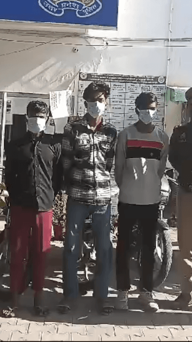 मेरठ: मेरठ की मेडिकल थाना पुलिस ने तीन वाहन चोरों को किया गिरफ्तार, चोरी की 8 मोटरसाइकिल बरामद