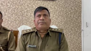 धनवार: खोरी महुआ में बाइक चोर गिरफ्तार, डीएसपी राजेंद्र प्रसाद पीसी ने दी जानकारी