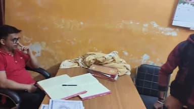 झाझा: बलियो गांव में एक ई-रिक्शा चालक ने दूसरे ई-रिक्शा चालक के भाई के साथ की मारपीट, दांत काटकर किया घायल