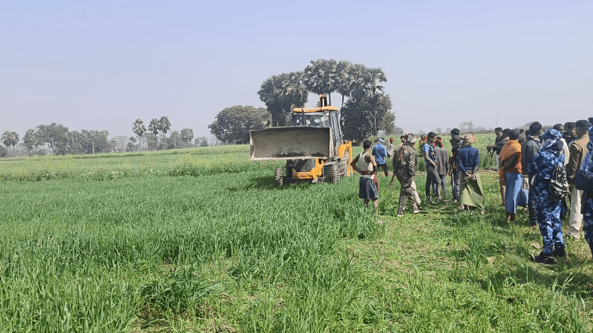 डंडारी प्रखंड के एवं तथा प्रखंड विकास पदाधिकारी तथा डंडारी थाना प्रभारी ने मिलकर राज्यों पर पंचायत के राजपुर मौज में14 क