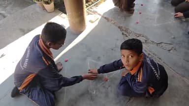 सरस्वती शिशु मन्दिर बलुवाकोट जिला पिथौरागढ़ में दिनांक 7फरवरी 2025 को विद्यालय में शिशुओं द्वारा बाघ - बकरी का खेल