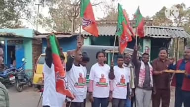 अनगड़ा: दिल्ली विधानसभा चुनाव में भाजपा की जीत पर अनगड़ा में कार्यकर्ताओं ने जताई खुशी