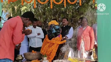 लापुंग: बिहार रेजीमेंट के शहीद जवान सोमा उरांव की पुण्यतिथि पर पूर्व मंत्री बंधु तिर्की ने श्रद्धांजलि अर्पित की