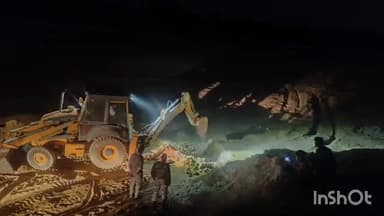 सिसई: कोयल नदी असरो घाट पर अवैध बालू उत्खनन को लेकर सिसई थाना प्रभारी ने खुदवाया ट्रेंच