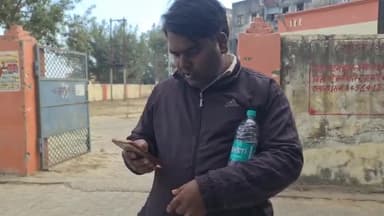 इटावा: जसवंतनगर में अज्ञात वाहन की टक्कर से पिकअप खाई में गिरी, एक महिला की हुई मौत व 7 लोग हुए घायल