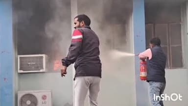 जमुई: सदर अस्पताल के IDSP कार्यालय में लगी भीषण आग, इलेक्ट्रॉनिक उपकरण और कागजात जलकर हुए राख