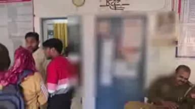 इटावा: सदर इलाके में बजरंगदल कार्यकर्ता बनकर आए युवकों ने भाई-बहन को प्रेमी समझकर पीटा, पुलिस ने तीन युवकों को पकड़ा