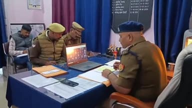 बस्ती: CO सदर ने जनपद के थानों के नोडल अधिकारियों के साथ पुलिस अधीक्षक कार्यालय में अपराध गोष्ठी के लिए समीक्षा की, दिए निर्देश