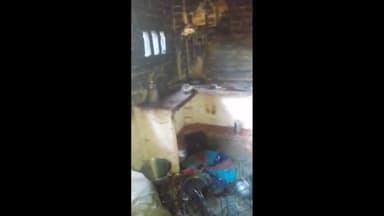 सिराथू: अझुवा में एक घर में शादी की तैयारी के दौरान आग लगने से गृहस्थी जलकर राख, राजस्व विभाग नुकसान के आकलन में जुटा