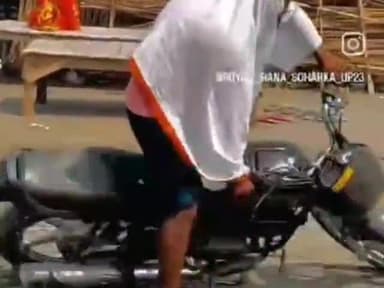 हसनपुर: हसनपुर के युवक ने ब्रजघाट में बाइक से किया स्टंट, वीडियो वायरल, पुलिस मामले की जांच में जुटी