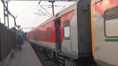 गोरखपुर: पूर्वोत्तर रेलवे गोरखपुर में इस वित्तीय वर्ष में यात्रियों का रिकॉर्ड तोड़ इजाफा, मुख्य जनसंपर्क अधिकारी ने दी जानकारी