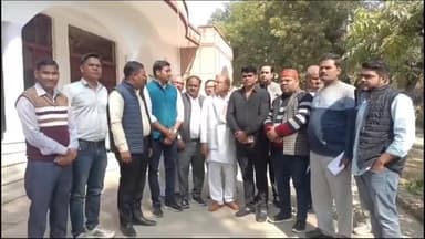 मथुरा: 40 करोड़ के विकास कार्यों को लेकर क्षेत्रीय पार्षदों ने जिलाधिकारी को सौंपा ज्ञापन, मेयर पर लगाया रोडा बनने का आरोप