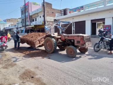 बल्देवगढ़: बल्देवगढ़ से कैलपुरा जा रहे ट्रैक्टर की ट्रॉली का टायर अलग हुआ, बड़ा हादसा टला