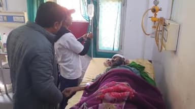 रामपुर: मंगलवार को चिकना की बाजार के निकट 11000 लाइन की चपेट में आकर डंपर चालक घायल, जिला अस्पताल में भर्ती