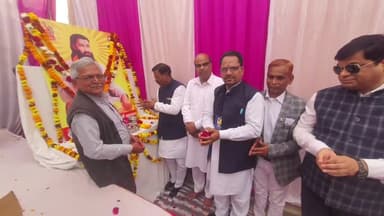 रामपुर: जेल रोड पर संत रविदास जयंती के उपलक्ष्य में आयोजित कार्यक्रम में दर्जा राज्यमंत्री सूर्यप्रकाश पाल शामिल हुए