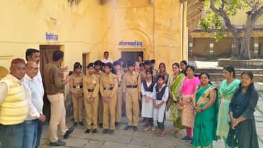 झालरापाटन: राज. उच्च माध्यमिक विद्यालय तोपखाना की SPC छात्राओं ने शैक्षिक भ्रमण के तहत म्यूजियम का किया दौरा