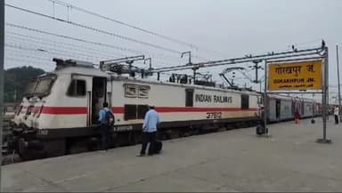 गोरखपुर: माघी स्नान को लेकर स्टेशन पर भीड़भाड़ व जनता के साथ अनहोनी को रोकने के लिए GRP और RPF की पुलिस पूरी तरीके से मुस्तैद