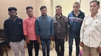 कनाड़िया: कनाड़िया क्षेत्र के बिचौली मर्दाना में पुलिस ने छापा मारा, जुआ खेल रहे 6 जुआरी पकड़े गए, हजारों रुपये जब्त