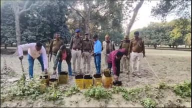 मोतिहारी: जिले के विभिन्न थाना क्षेत्रों में A.L.T.F ने 15,500 लीटर विनिष्ट किया, 06 भट्ठी ध्वस्त, 08 व्यक्ति गिरफ्तार