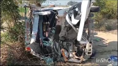 कलान: ग्राम विचोला एवं मदनपुर के बीच टाटा मैजिक और ट्रक की भिड़ंत में चार लोगों की हुई मौत, 16 लोग हुए घायल