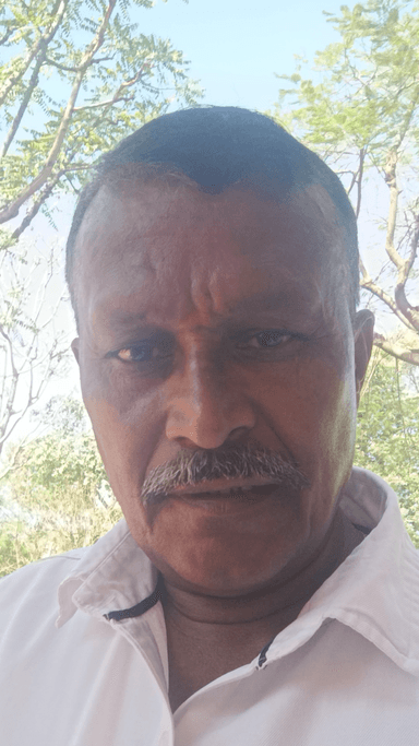 एक दिन के लिए आप भी हमारी तरह मजदूर बनिये तब आटा दाल का भाव पता लगेगा