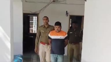 गिर्वा: DST और गोवर्धनविलास पुलिस ने थाना क्षेत्र से 10 लाख रुपये की 49.54 ग्राम ब्राउन शुगर के साथ एक आरोपी को गिरफ्तार किया