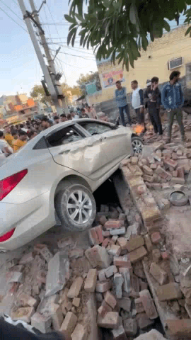 लोनी: सिरोलो गांव में तेज रफ्तार कार की टक्कर से एक महिला की मौत, पुलिस जांच में जुटी