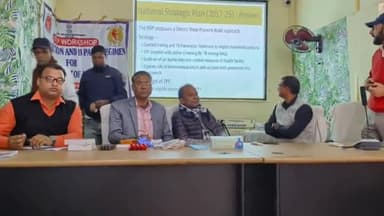 अररिया: जिला स्वास्थ्य समिति सभागार में सी-वाई स्किन टेस्ट इंजेक्शन के लिए कर्मियों के बीच प्रशिक्षण का आयोजन हुआ