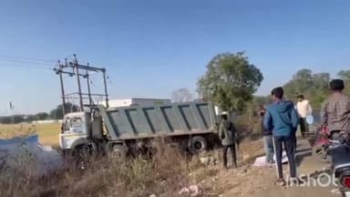 उज्जैन शहर: मक्सी रोड पर अनियंत्रित डंपर ने बाइक में मारी टक्कर, बुजुर्ग की हुई मौत