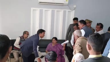 शाहबाद: डाक बंगले में उच्च शिक्षा राज्य मंत्री ने जनता की शिकायतें सुनीं, निराकरण का दिया निर्देश