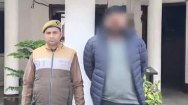 रामपुर: शनिवार को थाना सिविल लाइन क्षेत्र से पुलिस ने धोखाधड़ी और धमकी देने के एक वारंटी आरोपी को किया गिरफ्तार