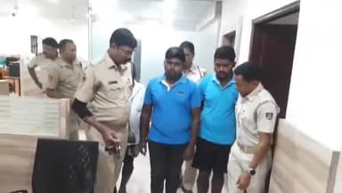 ନନ୍ଦନକାନନ: ନନ୍ଦନକାନନ ଥାନା ବାଲିପଡ଼ା ଆରଆଇ ଅଫିସରୁ ବ୍ୟକ୍ତିଙ୍କୁ ଅପହରଣ କରି ମରଣାନ୍ତକ ଆକ୍ରମଣ ଘଟଣା,ତିନିଜଣ ଅଭିଯୁକ୍ତ ଙ୍କୁ ଗିରଫ କଲା ପୋଲିସ