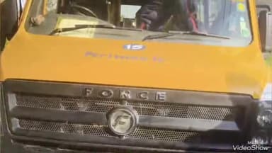 मिर्ज़ापुर: धर्मदेवा गांव में स्कूल वैन की टक्कर से प्रधानाध्यापक गंभीर रूप से घायल, पुलिस ने स्कूल वैन को हिरासत में लिया