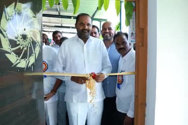 ఎలిగేడు: మండల కేంద్రంలో  ఉచిత కంప్యూటర్ శిక్షణ కేంద్రాన్ని ప్రారంభించారు పెద్దపల్లి ఎమ్మెల్యే చింతకుంట విజయ రమణారావు