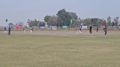 कोल: महुआखेड़ा स्टेडियम में प्रशासन और पत्रकारों के बीच हुआ क्रिकेट मैच, DIG प्रभाकर चौधरी ने लिए 3 विकेट