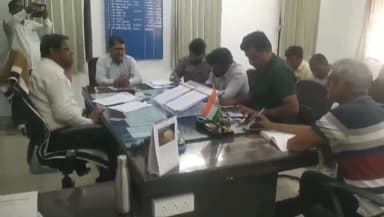 मारवाड़ जंक्शन: पंचायत समिति मारवाड़ जंक्शन में ग्राम पंचायतों के पुनर्गठन को लेकर उपखंड अधिकारी ने ग्राम विकास अधिकारियों की ली बैठक