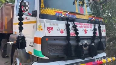 डुमरांव: नया भोजपुर में खनन विभाग की टीम ने ओवरलोडिंग के खिलाफ कार्रवाई करते हुए दो बालू लदे ओवरलोडेड ट्रक पकड़े