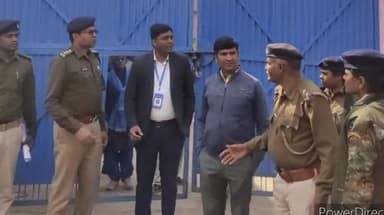 बिहिया: बिहिया मैट्रिक परीक्षा केंद्र का जायजा लिया जगदीशपुर के एसडीएम संजीत कुमार और एसडीपीओ राजीव चंद्र सिंह ने