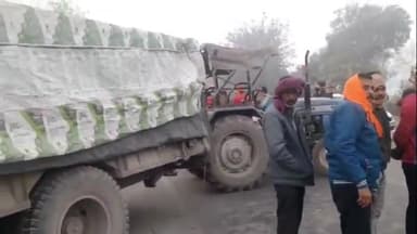 कोल: CDF के निकट ट्रैक्टर और टैंकर की भिड़त में घायल टैंकर चालक की JN मेडिकल में इलाज के दौरान मौत, पुलिस ने पोस्टमार्टम कराया