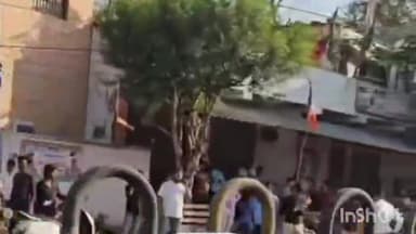 जगदलपुर: केंद्रीय विद्यालय कुम्हार पारा के पास तेज रफ्तार ट्रक ने कार को मारी टक्कर, कोई हताहत नहीं