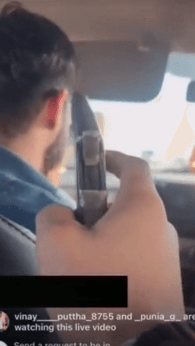 मेरठ: दिल्ली-मेरठ हाईवे पर कार में तमंचा और कारतूस दिखाते वीडियो हुआ वायरल, मेरठ पुलिस युवकों की तलाश में जुटी