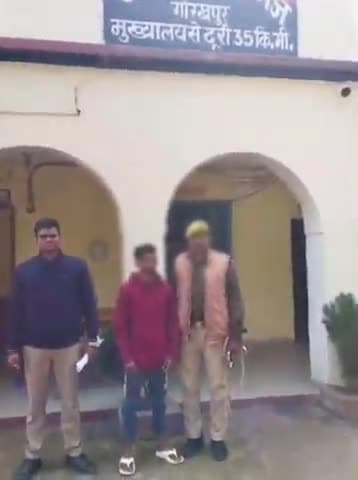 कैंपियरगंज: कैंपियरगंज थाना क्षेत्र में छिनैती के मामले में एक अभियुक्त को पुलिस ने गिरफ्तार कर भेजा जेल