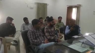 मारवाड़ जंक्शन: पंचायत समिति मारवाड़ जंक्शन पर प्रधानमंत्री आवास योजना व स्वामित्व योजना को लेकर विकास अधिकारी ने की बैठक