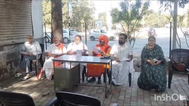 ગાંધીનગર: અખિલ વિશ્વ ગો સર્વધન ટ્રસ્ટ દ્રારા ગાંધીનગર સે-11 ખાતે અવધૂત રામાયાણીની આગેવાનીમાં પત્રકાર પરિષદ યોજાઈ