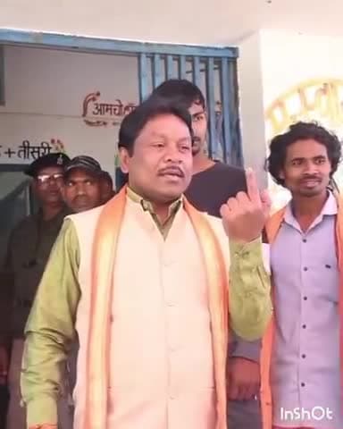 जगदलपुर: कुम्हरावंड के कलचा मतदान केंद्र में बस्तर सांसद महेश कश्यप ने किया मतदान, लोगों से मतदान की अपील की