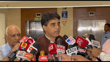 ગાંધીનગર: સ્થાનિક સ્વરાજની ચૂંટણી પર મંત્રી પ્રફુલ પાનસરિયા અને કોંગ્રેસ પક્ષના નેતા અમિત ચાવડા આપી પ્રતિક્રિયા