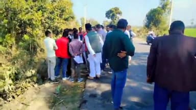 पूरनपुर: धनाराघाट सड़क निर्माण कार्य में धांधली की शिकायत पर जांच करने पहुंची अधिकारियों की टीम