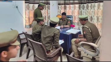 बड़ौत: क्षेत्राधिकारी बड़ौत ने थाना छपरौली व रमाला पर अर्दली रूम का किया निरीक्षण, लंबित विवेचनाओं में कार्रवाई के दिए निर्देश